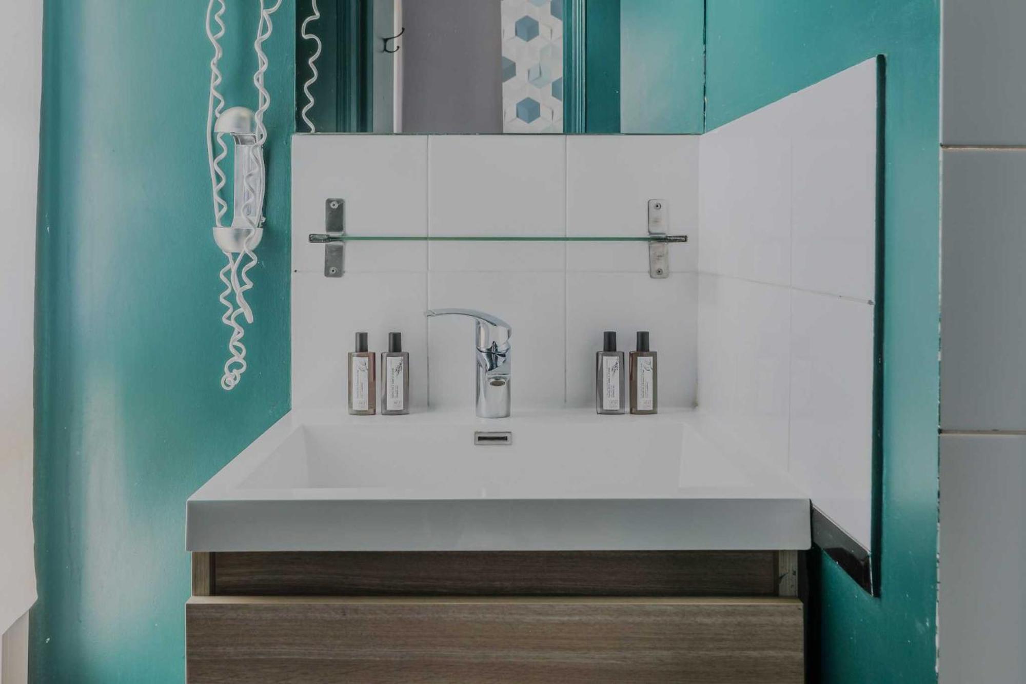 Charming - 2p - Canal Saint Martin Apartment *